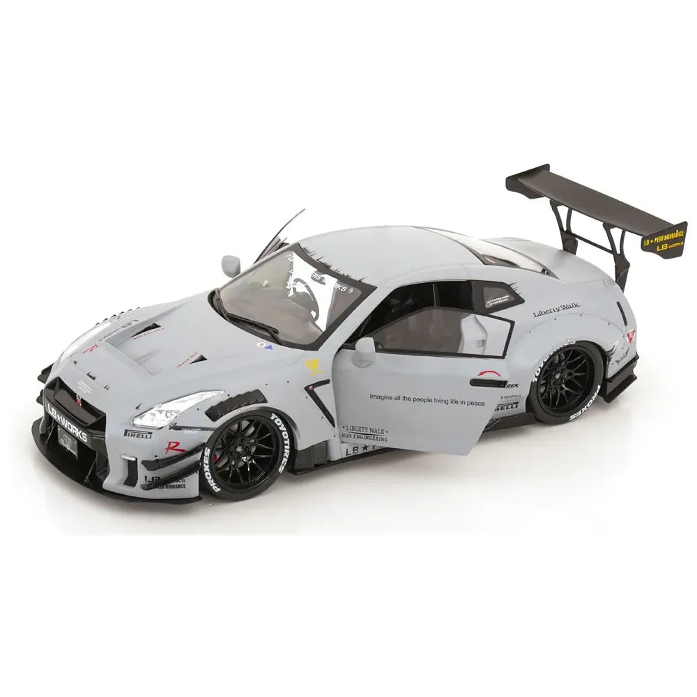 Nissan GT-R R35 LBWK Bodykit type 2.0 cu figurina - 1/18 Solido