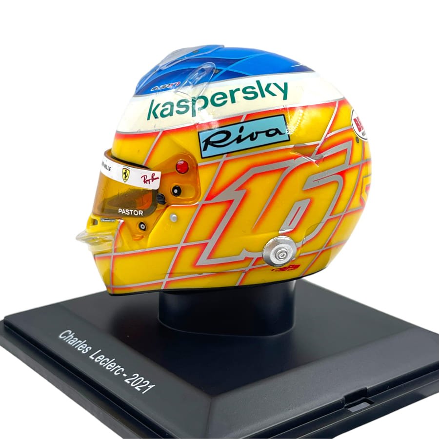 Casca Charles Leclerc Ferrari #16 France GP Formula 1 2021 cu vitrina plexiglass - 1/5 Spark