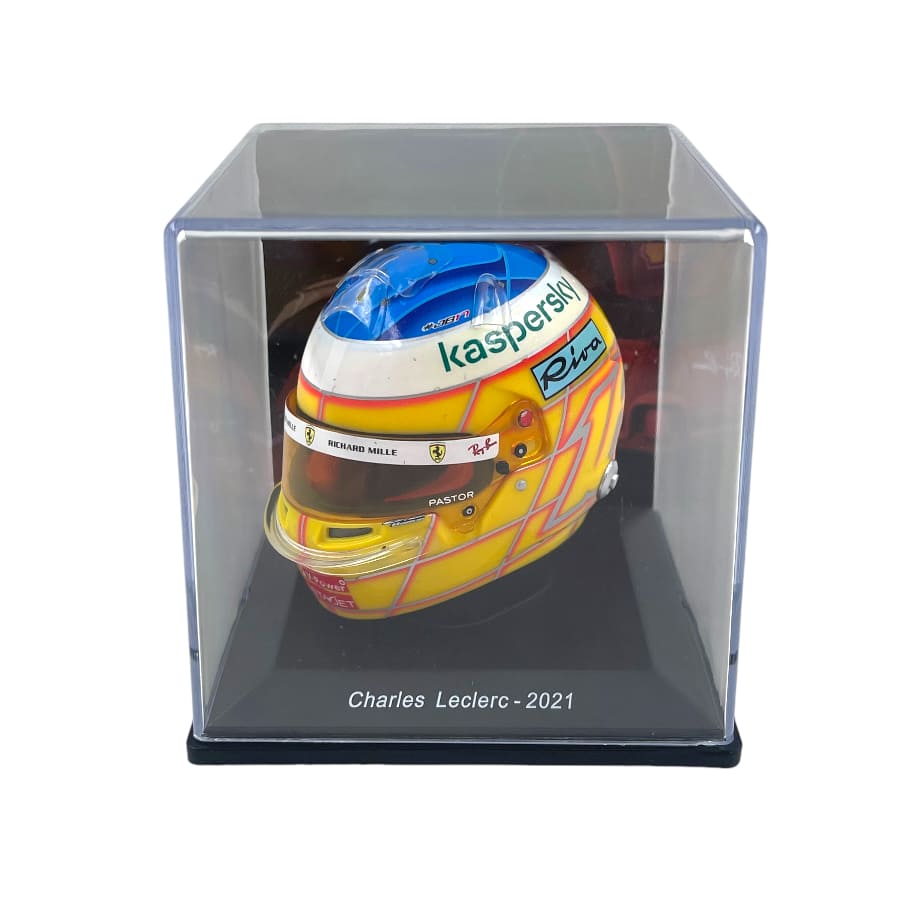 Casca Charles Leclerc Ferrari #16 France GP Formula 1 2021 cu vitrina plexiglass - 1/5 Spark