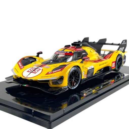 Ferrari 499P #83 Kubica-Hanson-Ye #83 Winner Le Mans 2025 cu vitrina plexiglass - 1/18 Bburago Signature
