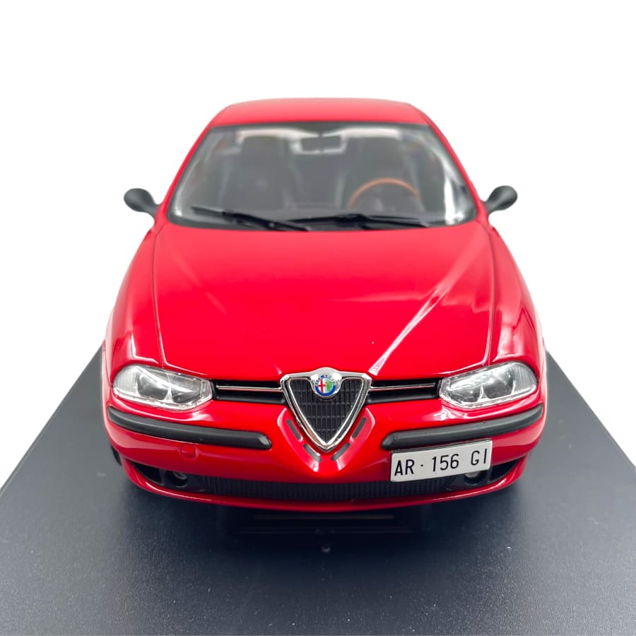 Alfa Romeo 156 2.5 V6 24V rosie 1997 - 1/18 Mitica