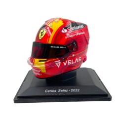Casca Carlos Sainz jr. Ferrari #55 4th Spain GP Formula 1 2022 cu vitrina plexiglass - 1/5 Spark