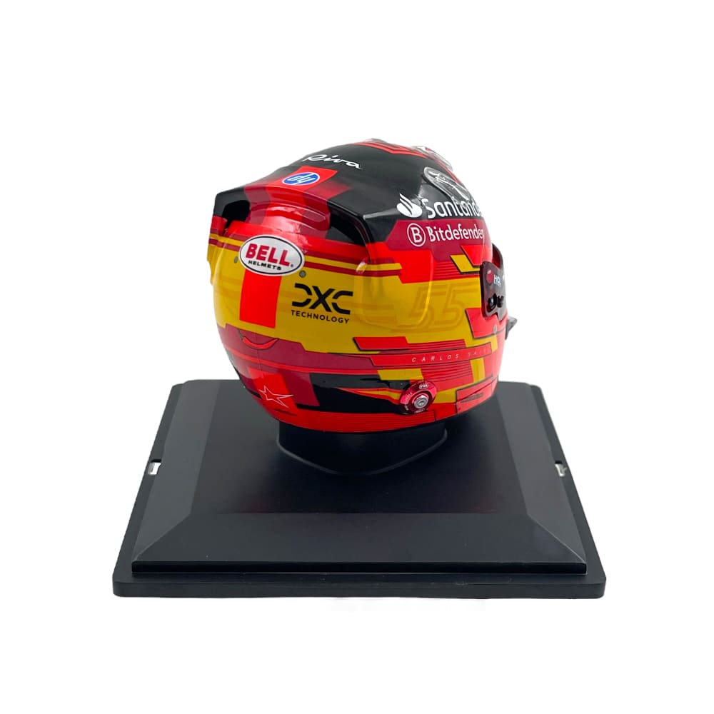 Casca Carlos Sainz #55 2024 cu vitrina plexiglass - 1/5 Spark