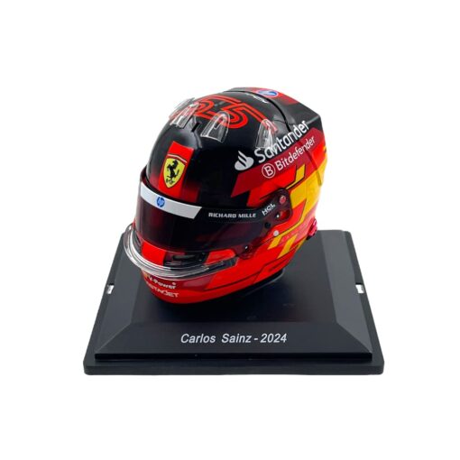 Casca Carlos Sainz #55 2024 cu vitrina plexiglass - 1/5 Spark