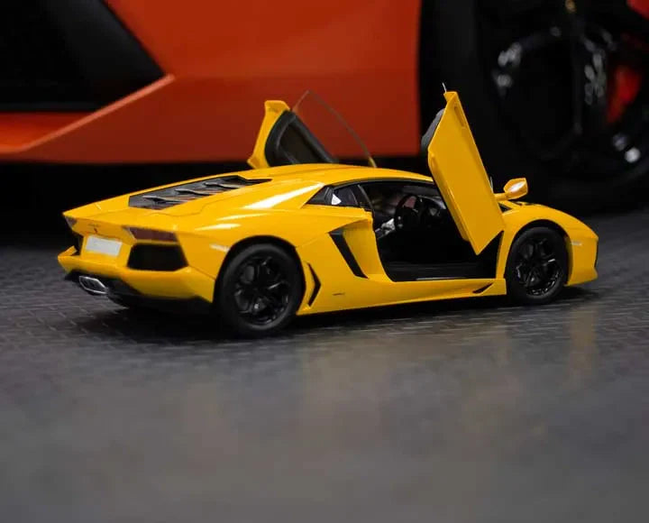 Lamborghini Aventador LP700-4 Giallo Orion de asamblat  (796 piese)  - 1/8 POCHER