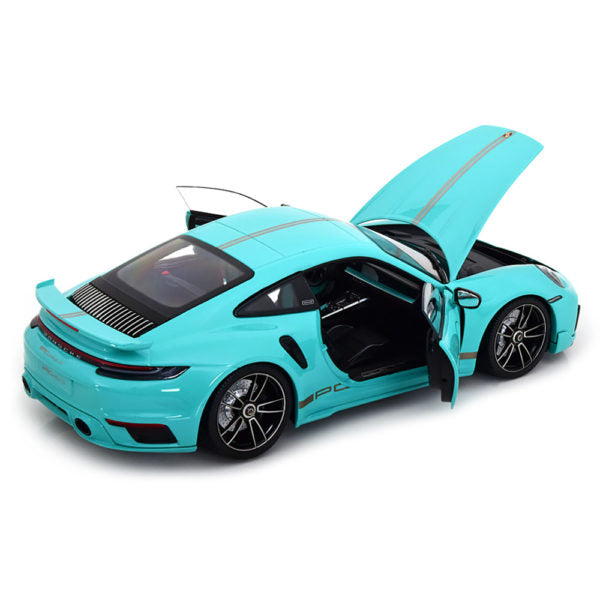 Porsche 911 Turbo S Coupe Sport Design 2021 mint green - 1/18 Minichamps