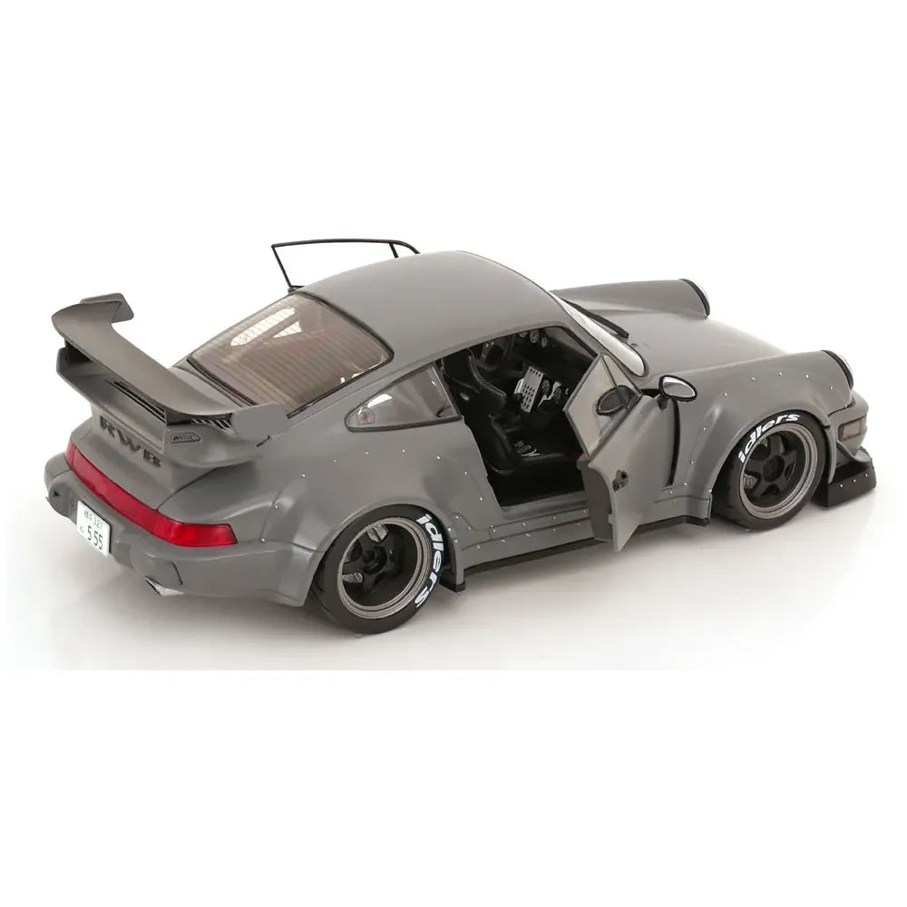 Porsche RWB Bodykit cu figurina - 1/18 Solido