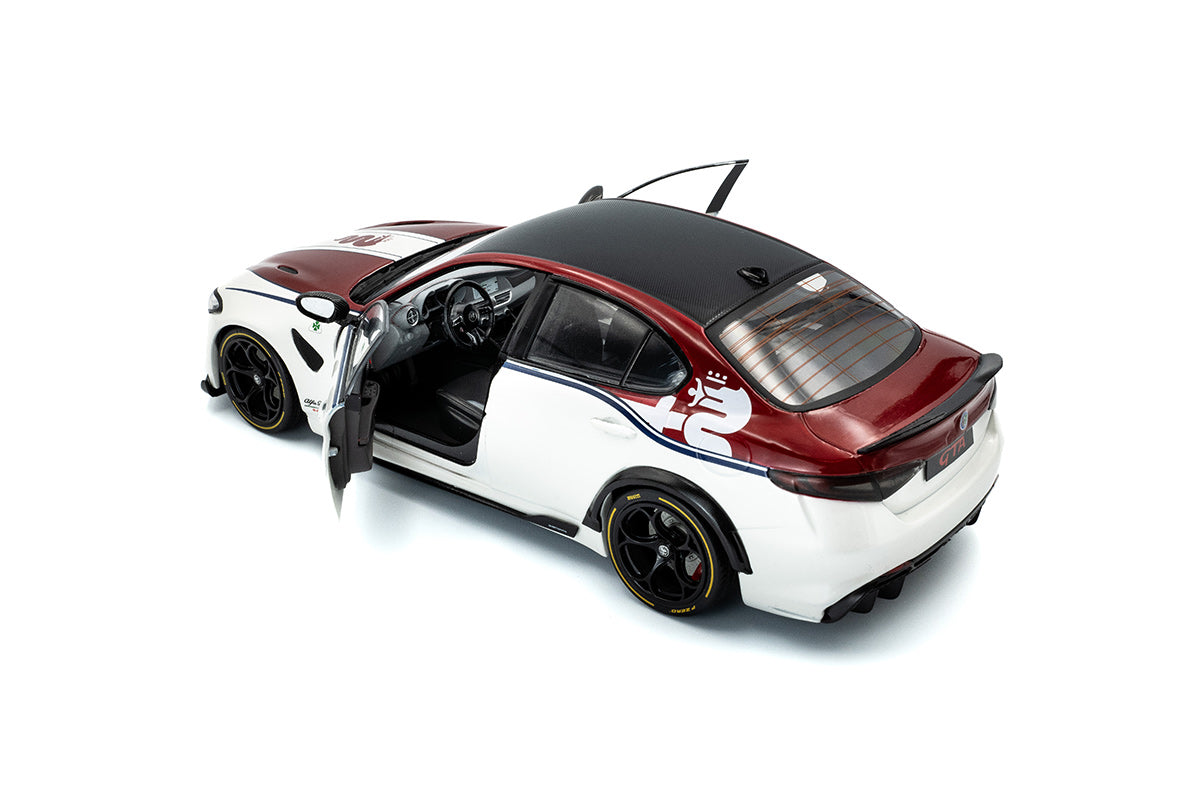 Alfa Romeo Giulia Gta  Bianco I Rosso 2023 - 1/18 Solido