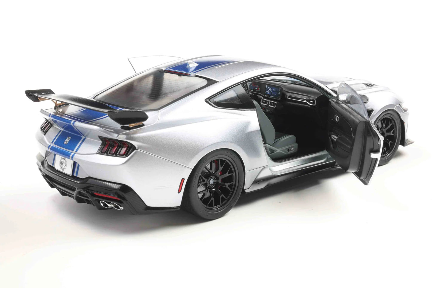 Ford Shelby Mustang Super Snake 2024 gri/albastru - 1/18 Solido