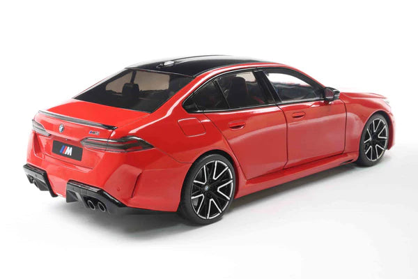 BMW M5 rosu 2025 - 1/18 Solido