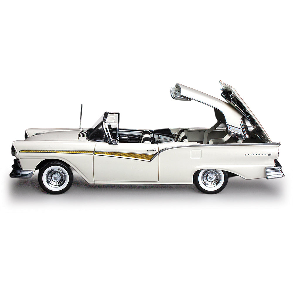 Ford Fairlane 500 Skyliner 1957 colonial white - 1/18 Sun Star