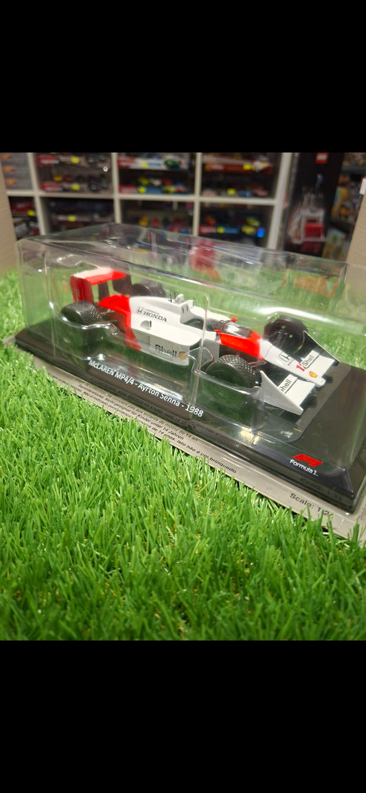Formula 1 McLaren MP4/4 Ayrton Senna 1988 - 1/24 Premium Collectibles