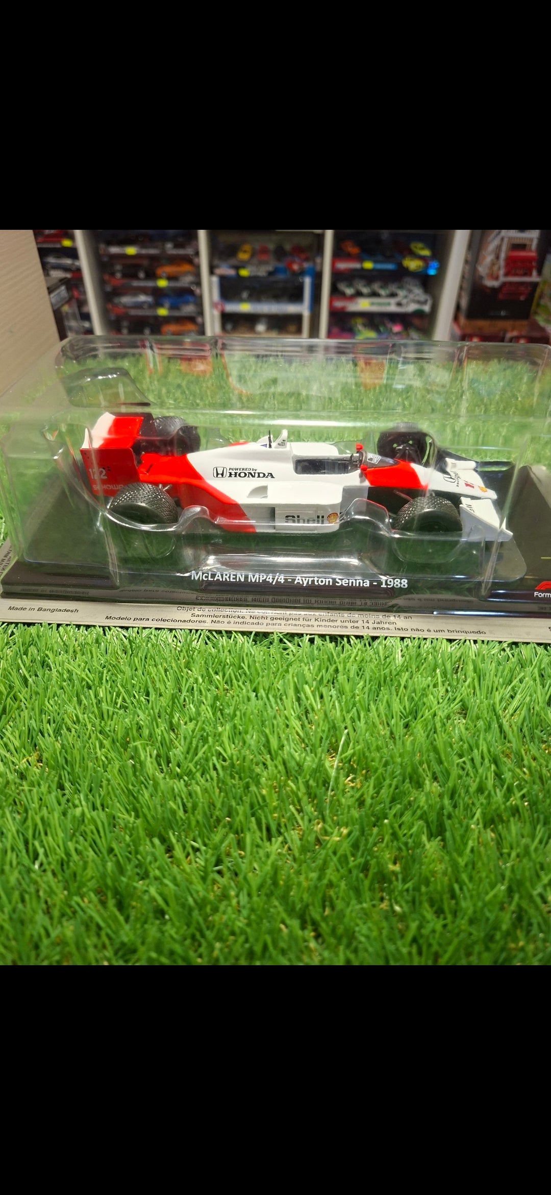 Formula 1 McLaren MP4/4 Ayrton Senna 1988 - 1/24 Premium Collectibles