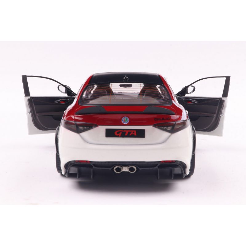 Alfa Romeo Giulia Gta  Bianco I Rosso 2023 - 1/18 Solido