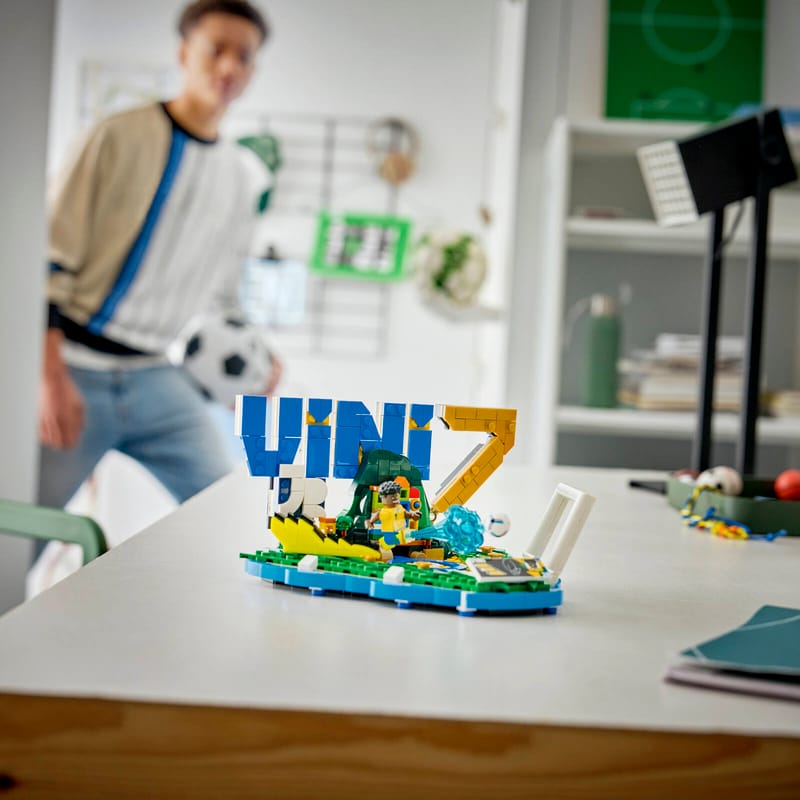 LEGO Editions  Vini Jr. 43027 – Momente importante din fotbal (510 piese)