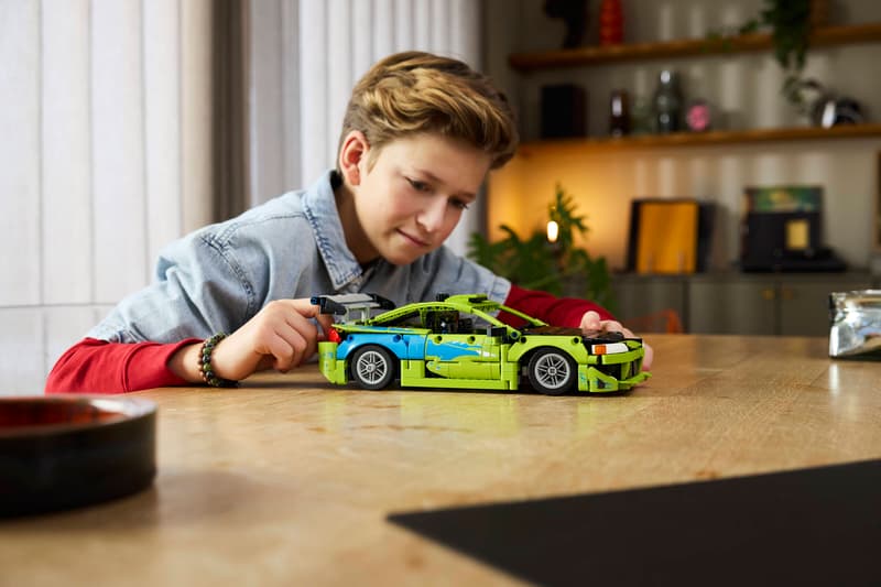 LEGO Technic 42229 - Masina Mitsubishi Eclipse din Fast and Furious (827 piese)