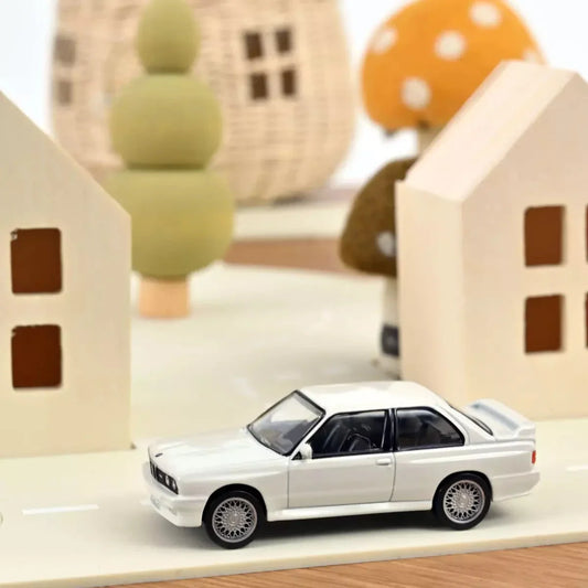 BMW M3 E30 alb - 1/43 Norev