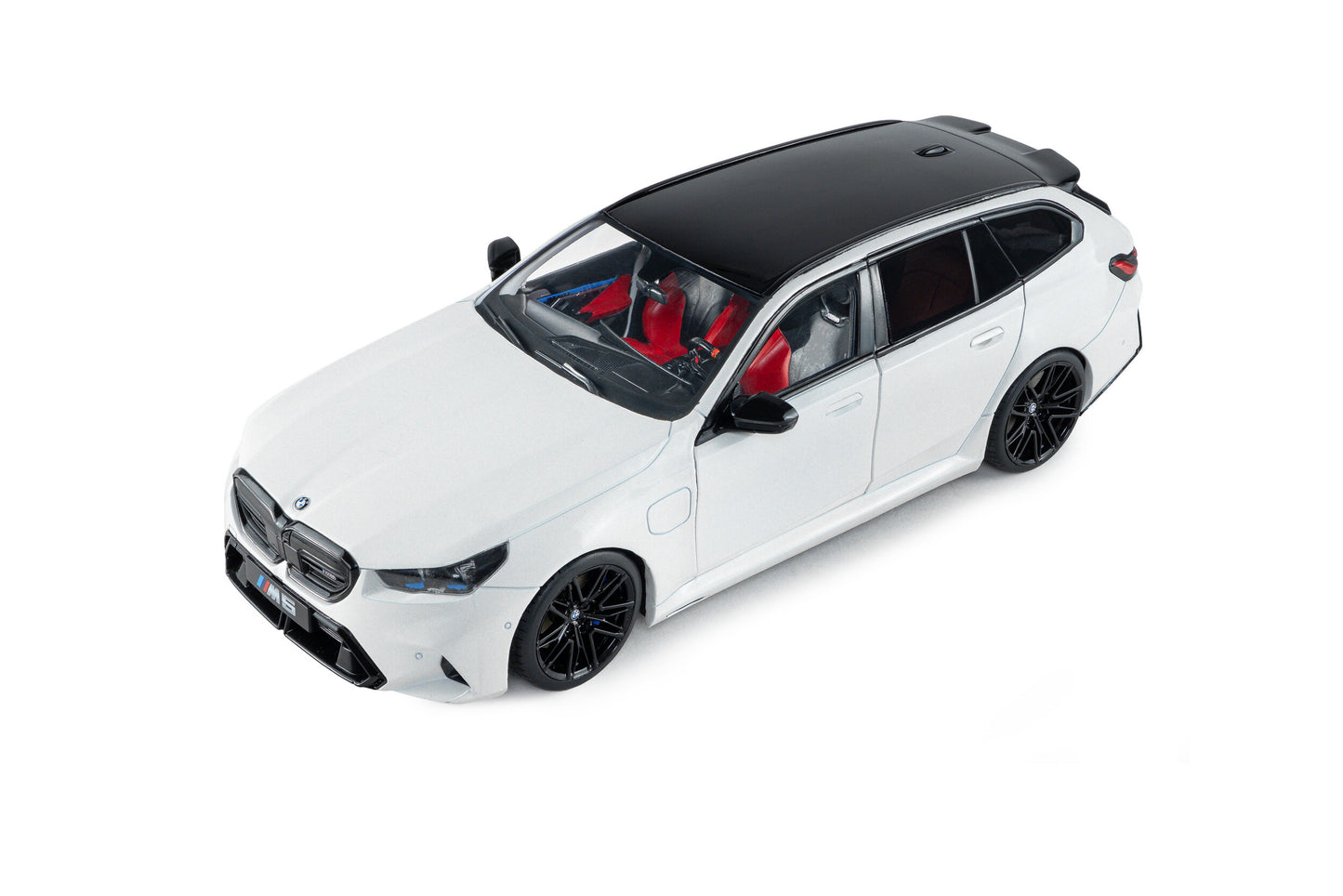 BMW M5 Touring 2025 alb - 1/18 Solido