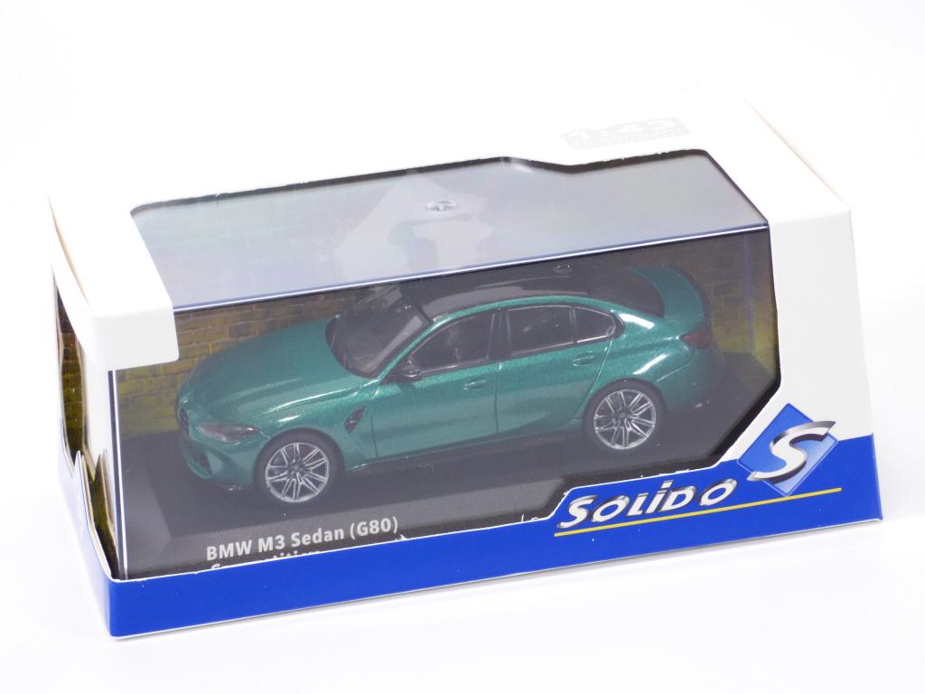 BMW M3 Sedan G80 Competition verde cu vitrina plexiglass - 1/43 Solido