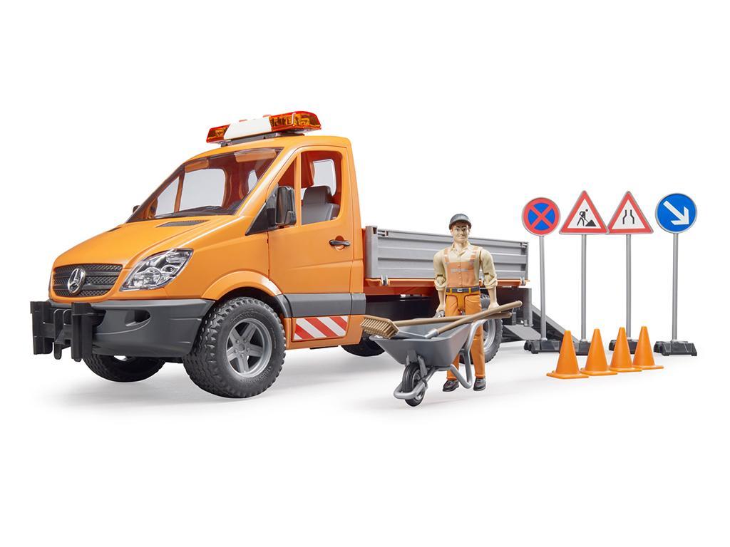 BRUDER 02677 - Mercedes Benz Sprinter basculabil cu girofar, sofer si accesorii