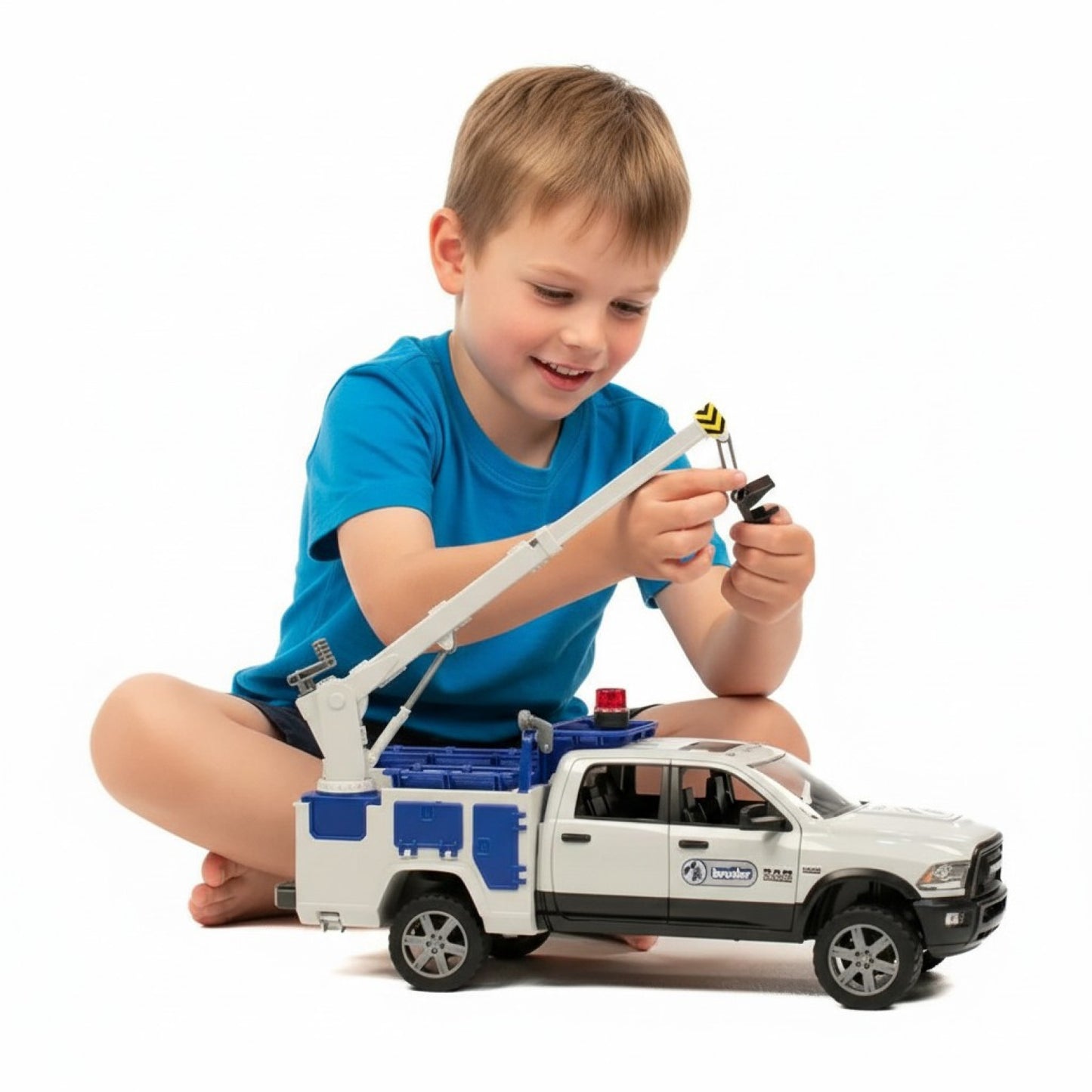 BRUDER 02509 - Camion de Service Bruder RAM 2500 cu macara și lumini