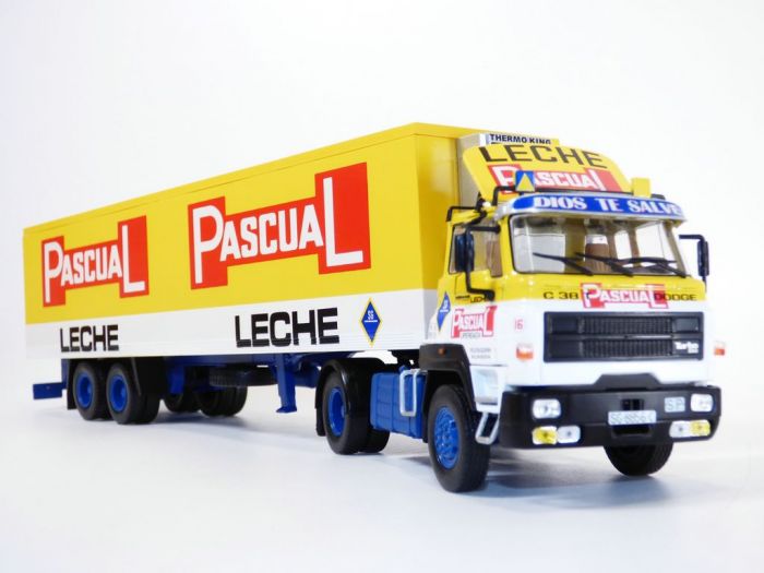 TIR Dodge C38T Leche Pascual - 1/43 Altaya