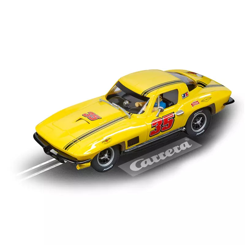 Chevrolet Corvette Sting Ray No.35 cu pilot si vitrina plexiglass pentru pista Carrera - 1/32 Carrera Evolution