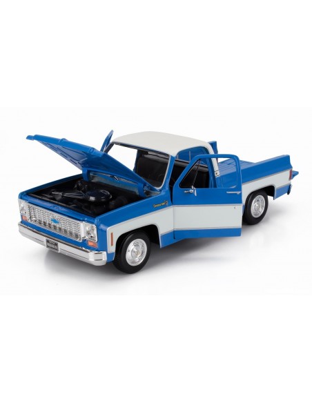 Chevrolet C10 Cheyenne Super 1974 albastru/alb - 1/18 Maisto