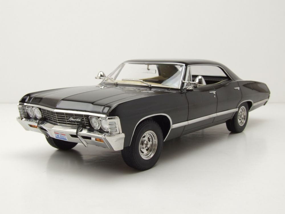 Chevrolet Impala negru 1967 - 1/18 Model Car Group