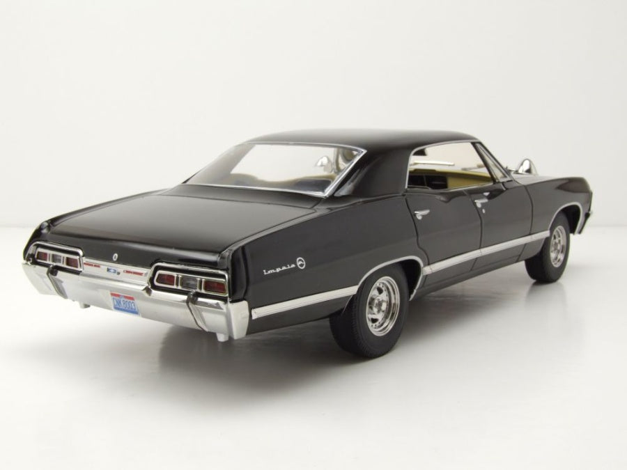 Chevrolet Impala negru 1967 - 1/18 Model Car Group