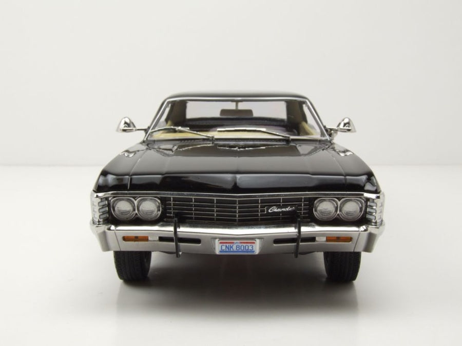 Chevrolet Impala negru 1967 - 1/18 Model Car Group