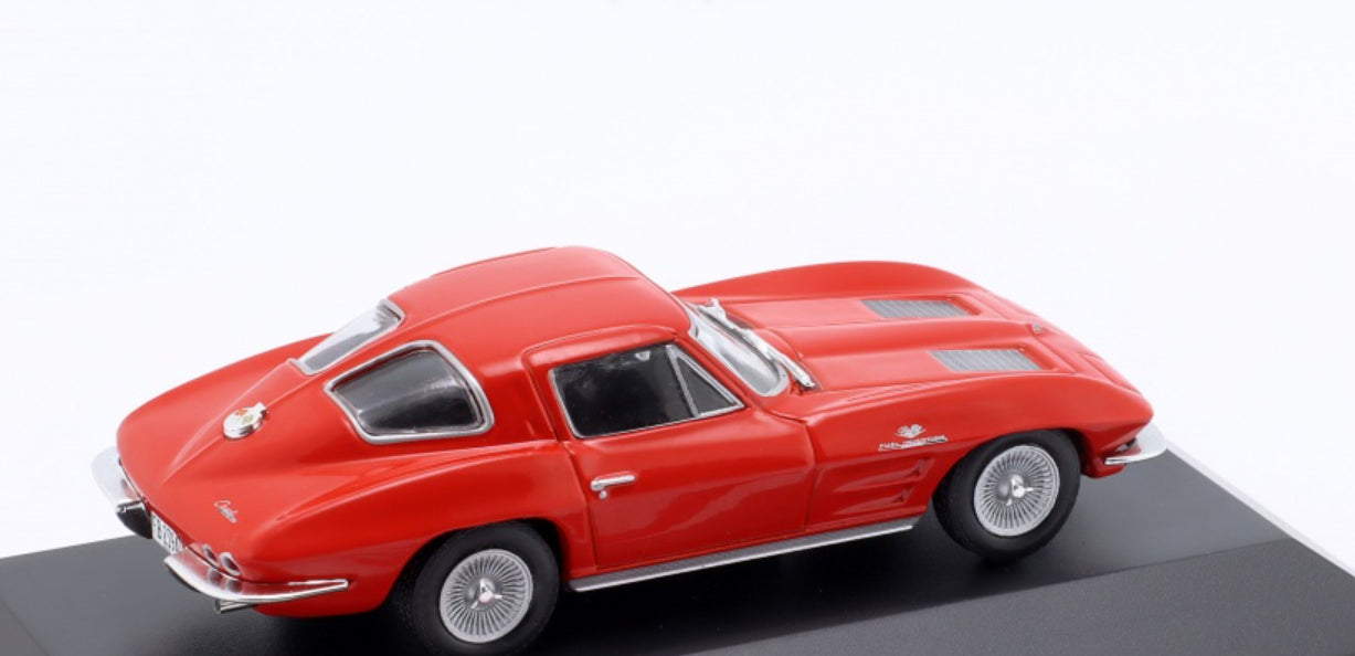 Chevrolet Corvette C2 Sting Ray Coupe 1963 cu vitrina plexiglass - 1/43 Altaya