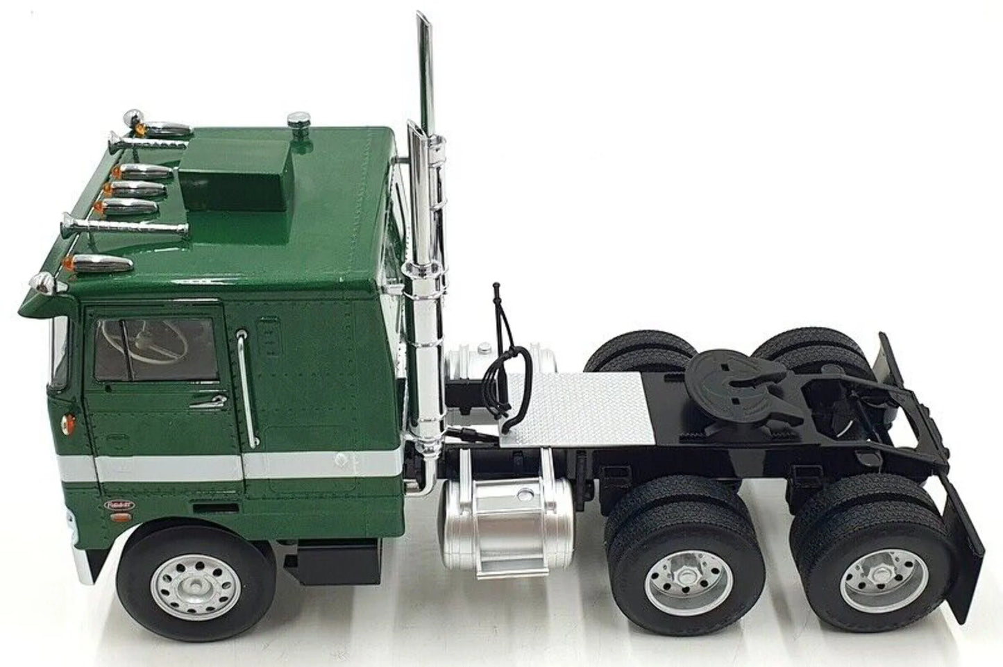 Camion Peterbilt 352 Pacemaker SZM 1977-1979 verde/alb - 1/18 Road Kings