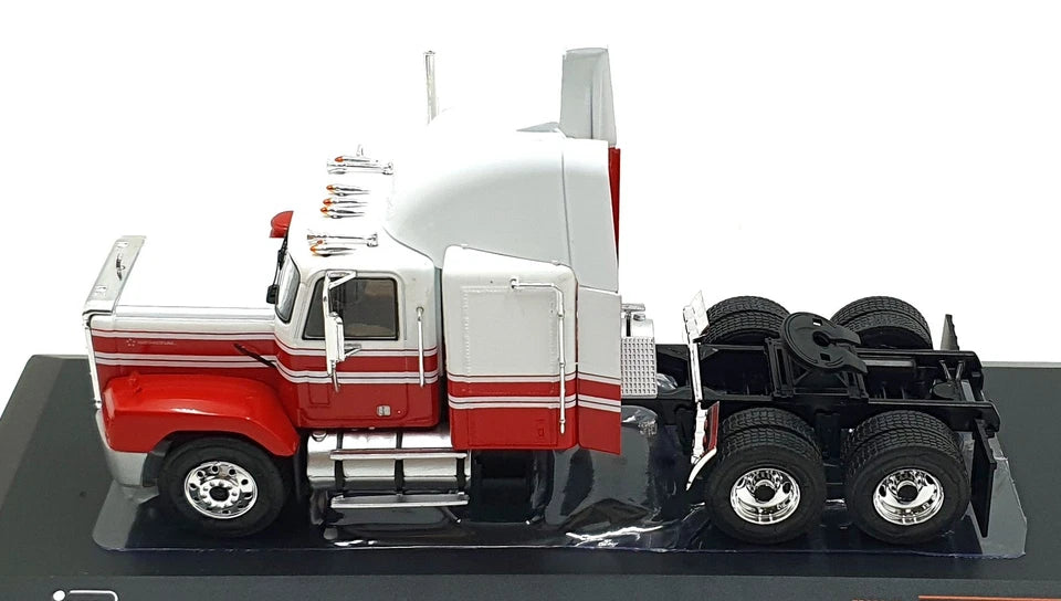 Camion Cap Tractor GMC General SBFA 1988 cu vitrina plexiglass - 1/43 Ixo Modelcars