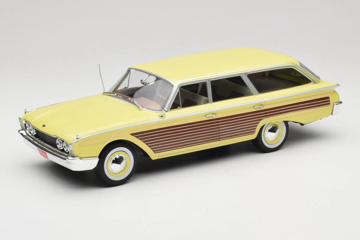 Ford Country Squire light yellow - 1/18 Model Car Group