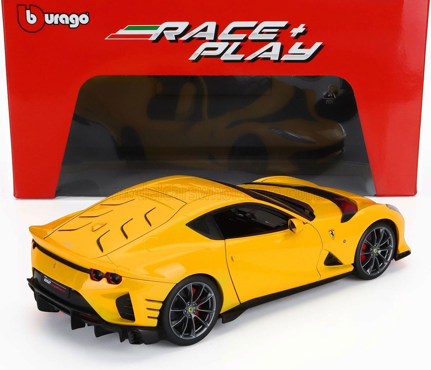 Ferrari 812 Competizione galben - 1/18 Bburago