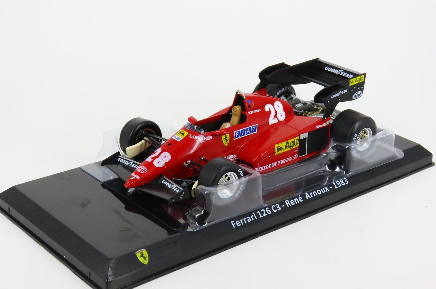 Formula 1 Ferrari 126 C3 Rene Arnoux 1983 #28 cu vitrina - 1/24 Altaya