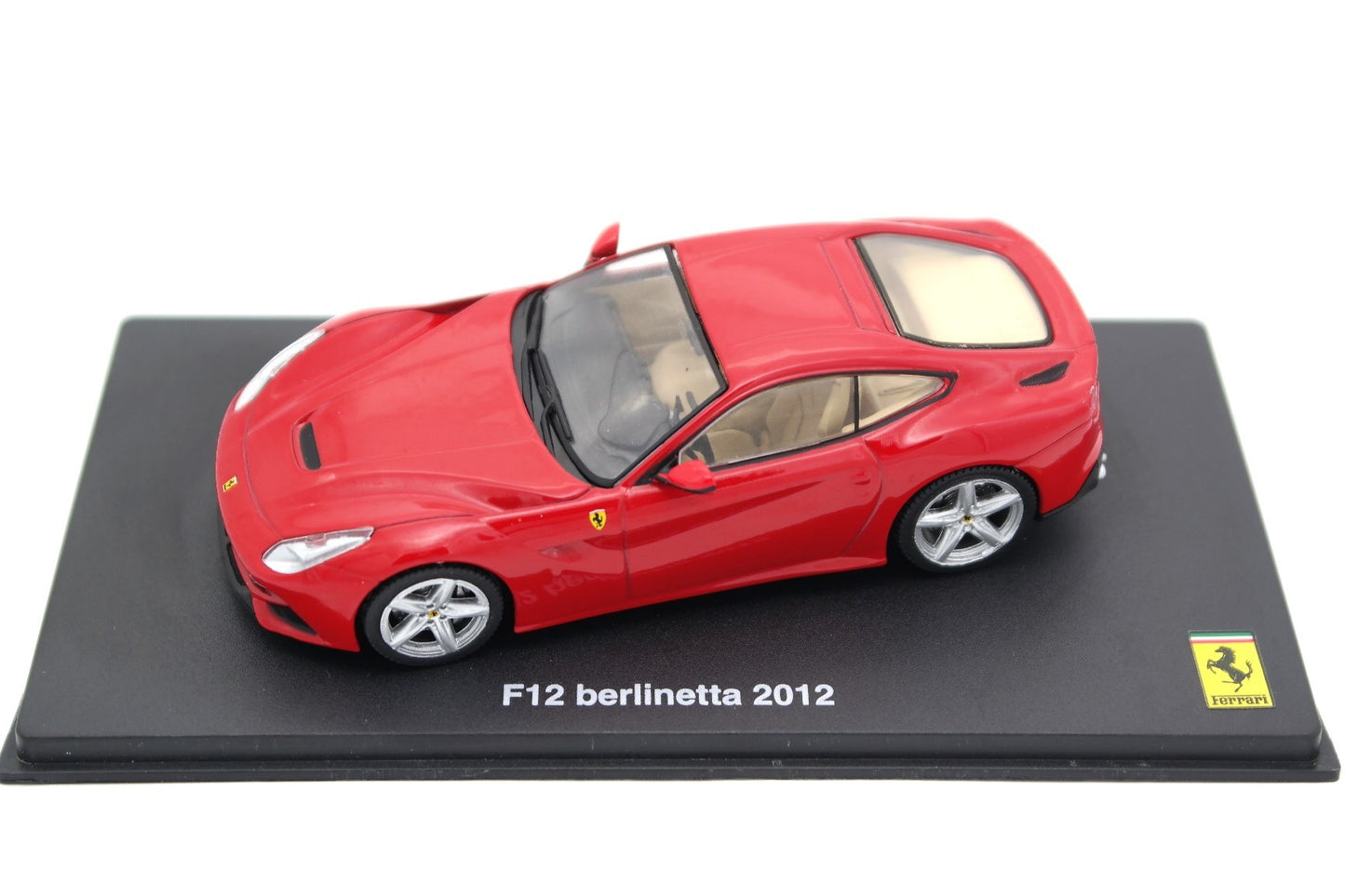 Ferrari F12 Berlinetta 2012 cu vitrina plexiglass - 1/43 Altaya