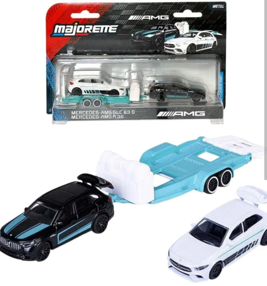 Set 2 masinute Mercedes-AMG Glc 63S si Mercedes-AMG A35 cu remorca - 1/64 Majorette