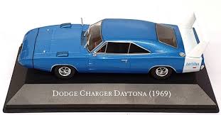 Dodge Charger Daytona 1969 albastru/alb cu vitrina plexiglass - 1/43 Altaya