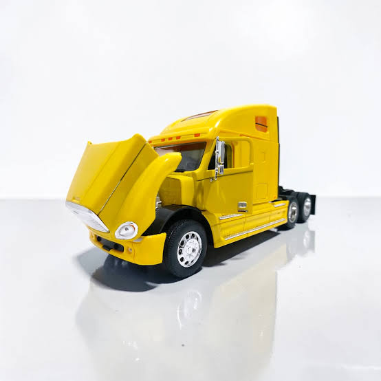 Camion Cap Tractor Freightliner Columbia galben - 1/32 Welly