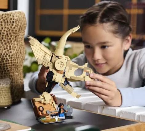 LEGO Jurassic World 76969 - Fosile de dinozaur: craniu de Triceratops (468 piese)