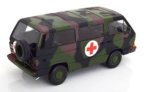 VW Bus T3 Syncro Army Ambulance - 1/18 KK-Scale
