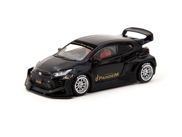 Toyota GR Yaris Pandem cu vitrina plexiglass - 1/64 Tarmac