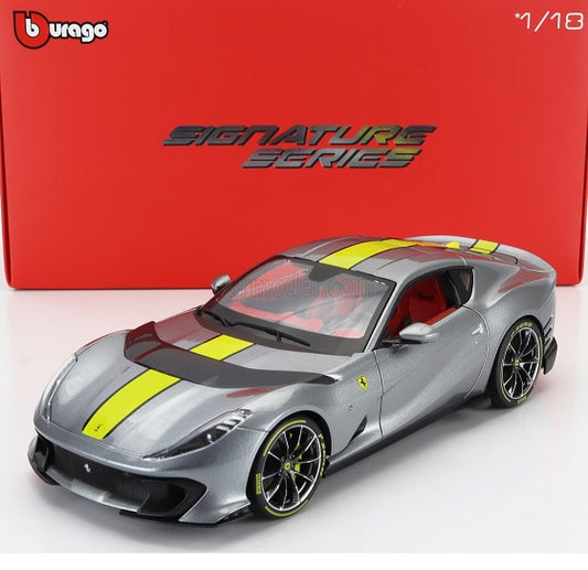 Ferrari 812 Competizione gri - 1/18 Bburago Signature