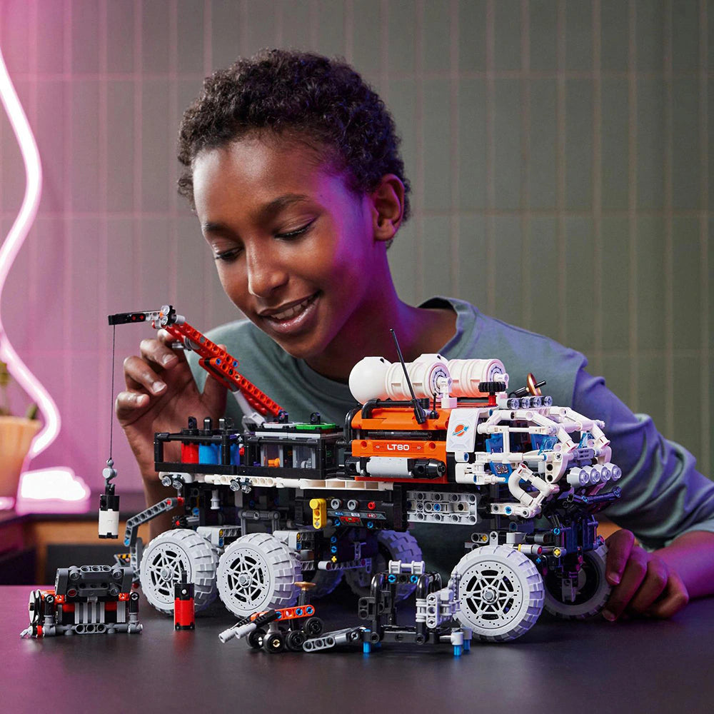 LEGO Technic 42180 - Rover de explorare martiana cu echipaj uman (1599 piese)