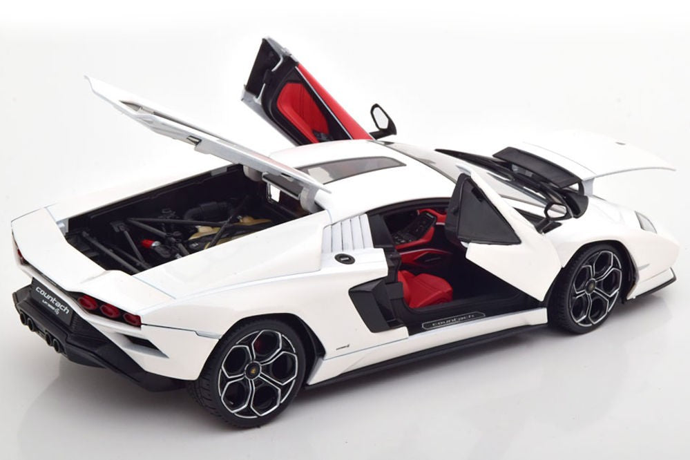 Lamborghini Countach LPI 800-4 - 1/18 MAISTO