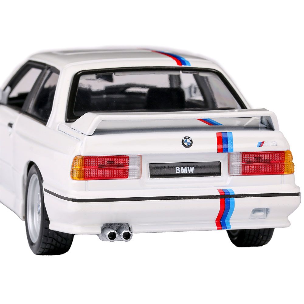 BMW M3 E30 1988 alb - 1/24 Bburago