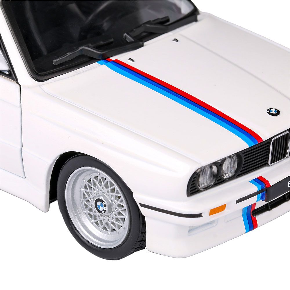 BMW M3 E30 1988 alb - 1/24 Bburago