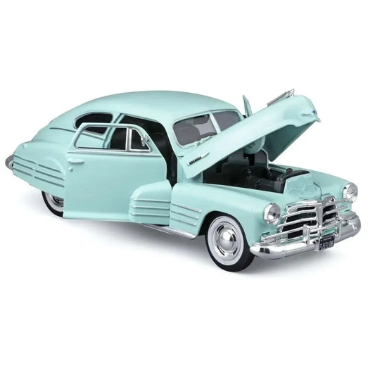 Chevrolet Fleetline Aerosedan 1948 light green - 1/25 Maisto